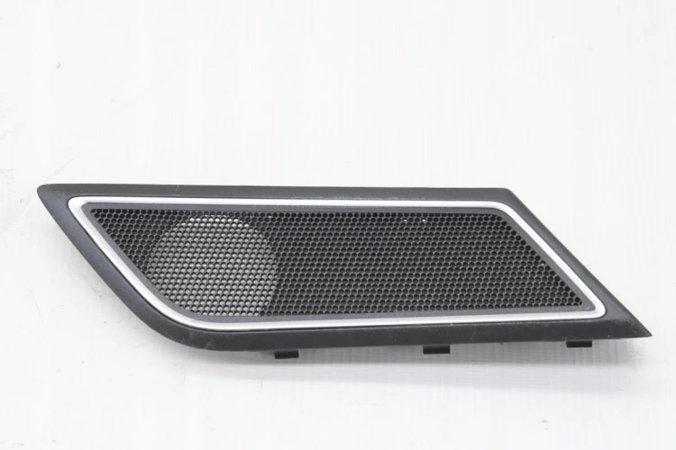 VW GOLF SPORTSVAN ZAŚLEPKA OSŁONA GŁOŚNIKA DRZWI PRAWA 517867470A